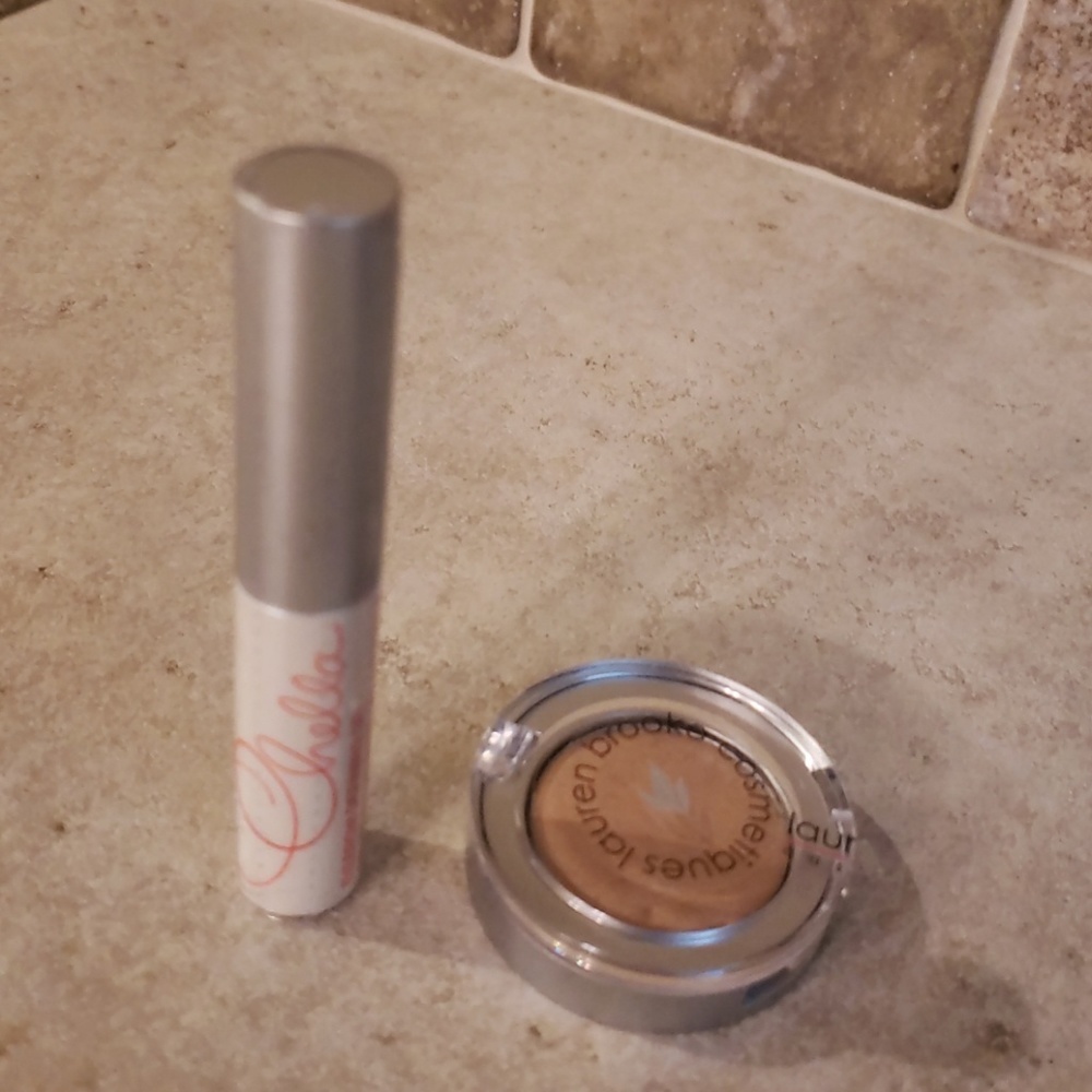 New face highlighter and new cholla eyebrow gel